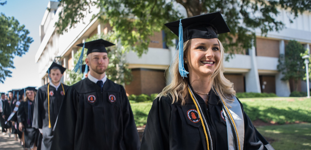 Creative and Original Ways to Decorate Your Graduation Cap